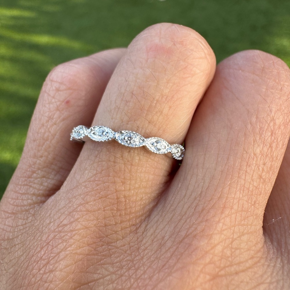 Elegant Silver Women's Eternity Band Ring Rhodium Plated Size 7